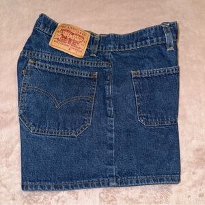 Vintage Levi’s black tab 12-1998-short size 8 reg